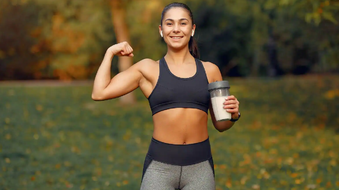 Best Protein Powder for Female Muscle Gain and Weight Loss in 2024